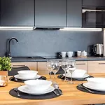 N7 Apartment *